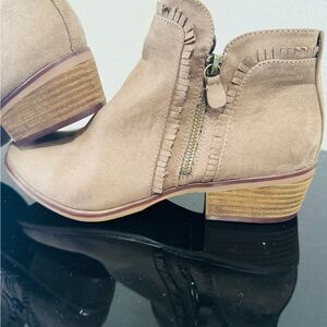 Women's Tan Ankle Boots